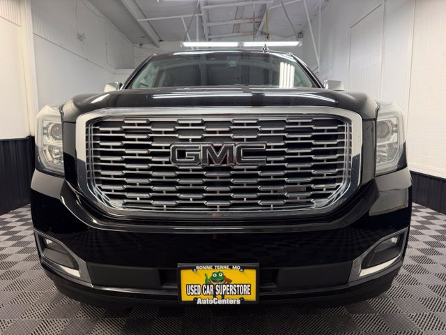 Used 2020 GMC Yukon Denali w/ Denali Ultimate Black Edition AWD/4WD image 2