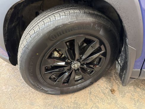 Used 2022 Toyota Corolla Cross LE w/ Black Badges Package (TMS) image 4