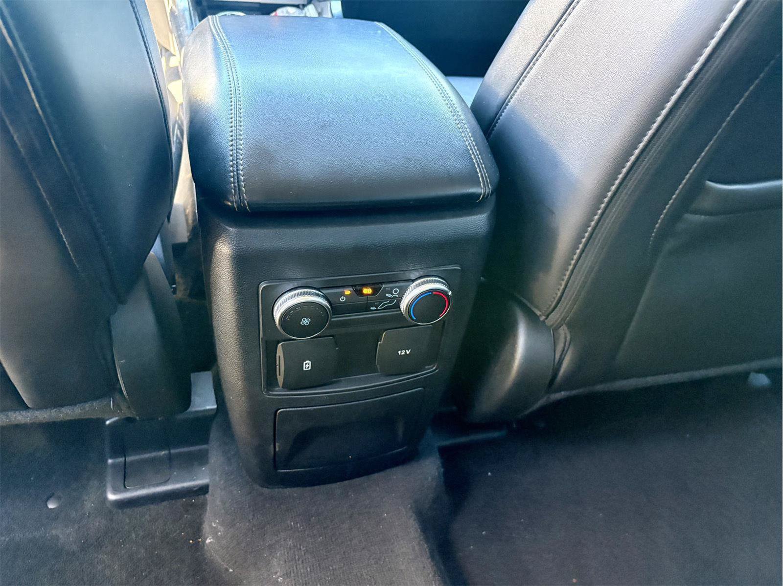 Used 2022 Ford Explorer XLT w/ Equipment Group 202A RWD image 13