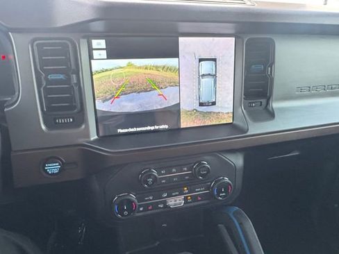 Used 2022 Ford Bronco Outer Banks w/ Sasquatch Package AWD/4WD image 9