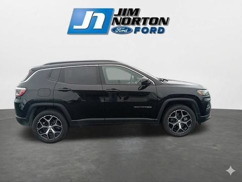 Used 2024 Jeep Compass Latitude AWD/4WD image 11