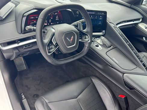 Used 2025 Chevrolet Corvette Stingray Preferred Conv w/ Z51 Performance Package RWD image 19