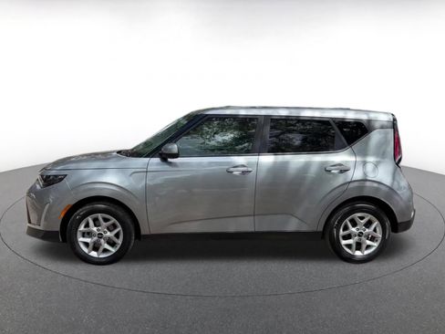 Used 2025 Kia Soul LX w/ LX Technology Package FWD image 9