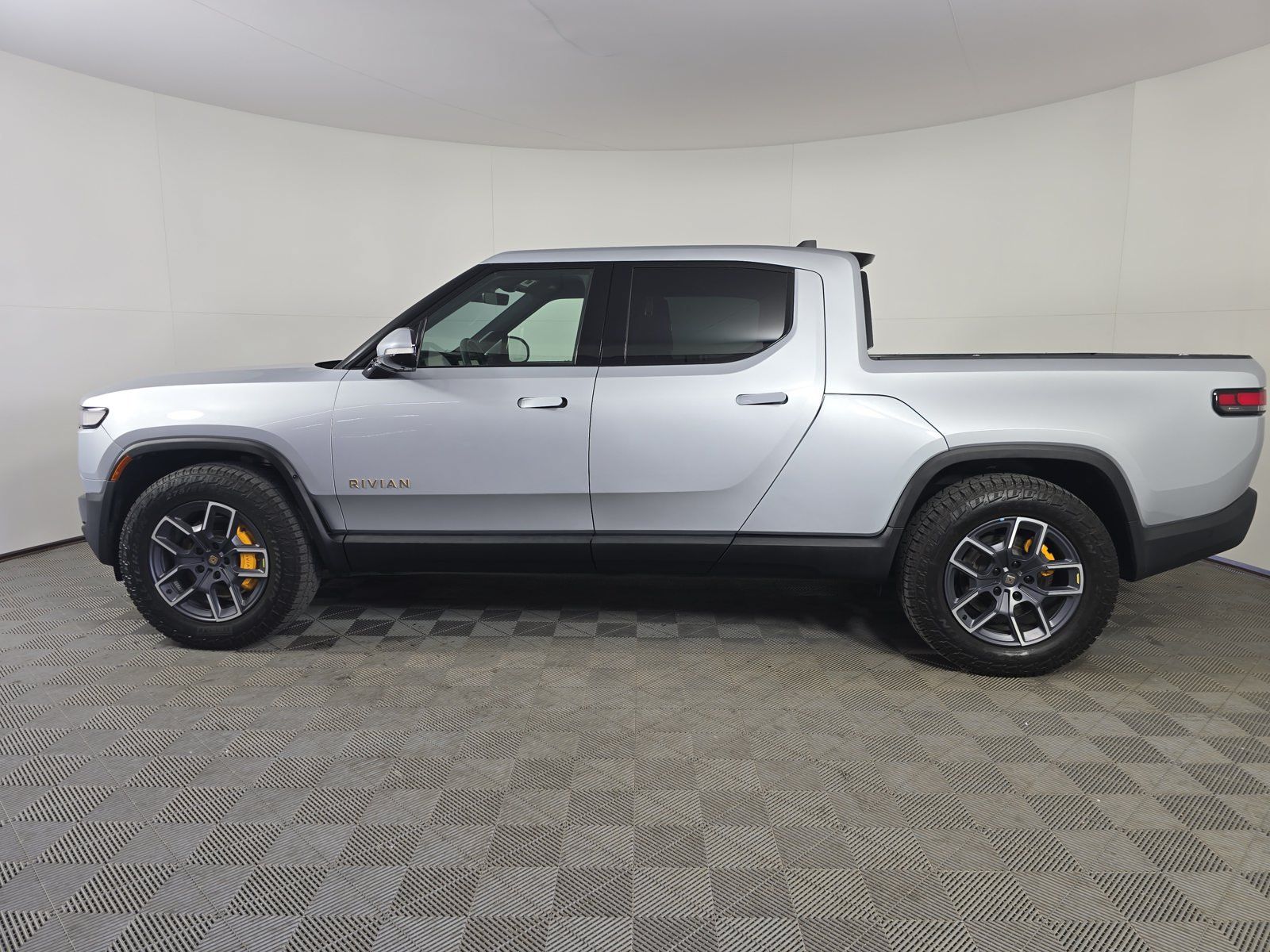 Used 2022 Rivian R1T Launch Edition AWD/4WD image 2