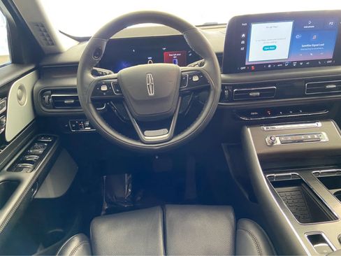 Used 2025 Lincoln Aviator Reserve w/ Equipment Group 201A image 25