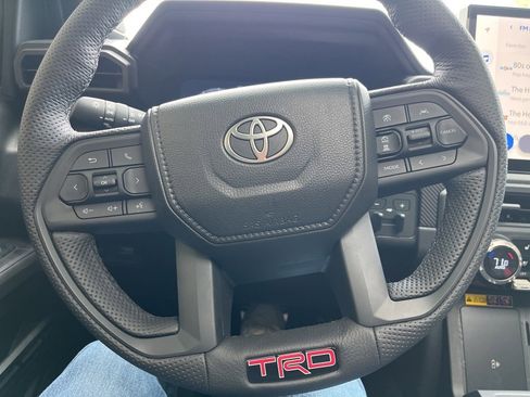 Used 2025 Toyota Tacoma TRD Sport image 23