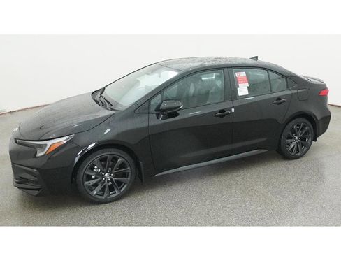 New 2026 Toyota Corolla SE image 2