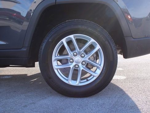 Used 2024 Jeep Grand Cherokee Laredo X w/ Luxury Tech Group I image 30