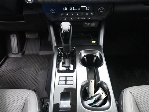 New 2026 Subaru Outback Limited AWD/4WD image 13