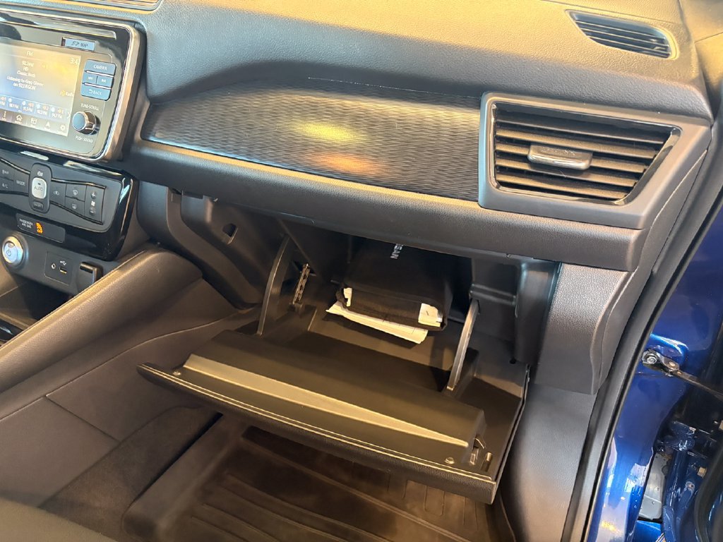 Used 2019 Nissan Leaf SV w/ Protection Package FWD image 24
