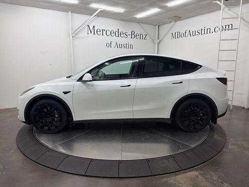 Used 2022 Tesla Model Y Long Range AWD/4WD image 4