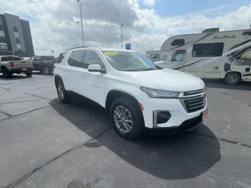 Used 2024 Chevrolet Traverse LT AWD/4WD image 2