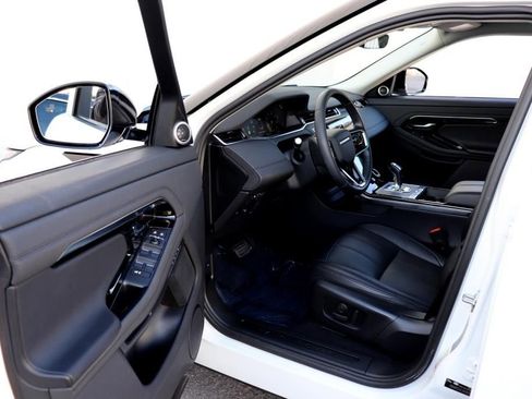 Used 2023 Land Rover Range Rover Evoque SE image 2