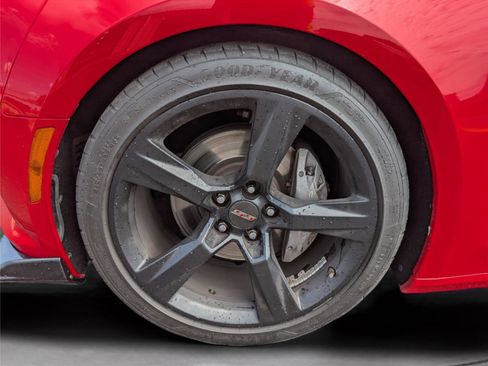 Used 2017 Chevrolet Camaro SS RWD image 34