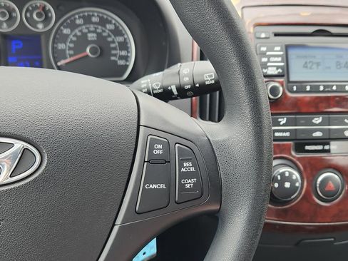 Used 2010 Hyundai Elantra GLS FWD image 28