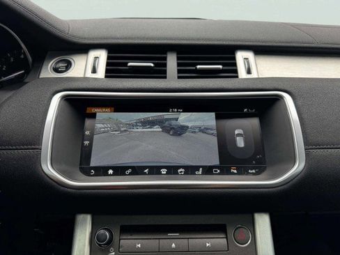 Used 2017 Land Rover Range Rover Evoque SE image 28