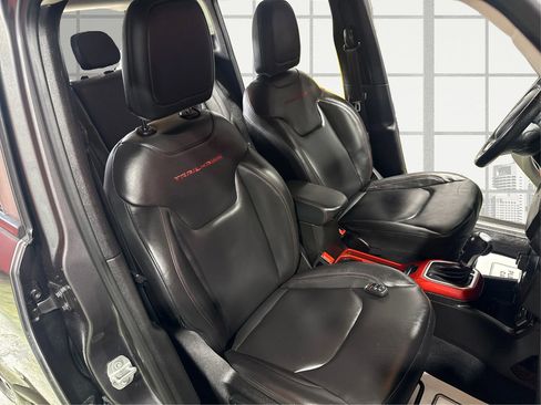 Used 2020 Jeep Renegade Trailhawk w/ Premium Leather Group image 12