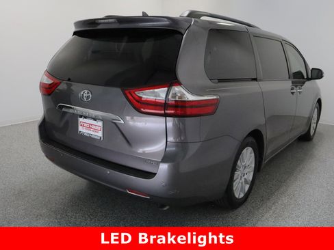 Used 2015 Toyota Sienna Limited Premium image 7