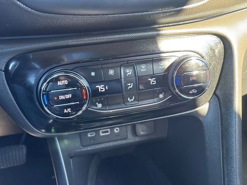 Used 2021 Buick Encore GX Select image 29