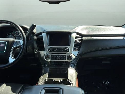 Used 2018 GMC Yukon XL SLT w/ Open Road Package RWD image 9