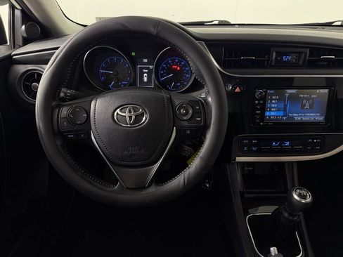 Used 2018 Toyota Corolla iM w/ Carpet Mat Package (TMS) FWD image 13