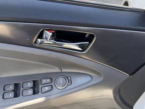 Used 2012 Hyundai Sonata Hybrid image 7