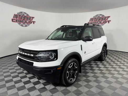 Used 2022 Ford Bronco Sport Outer Banks w/ Tech Package AWD/4WD image 3