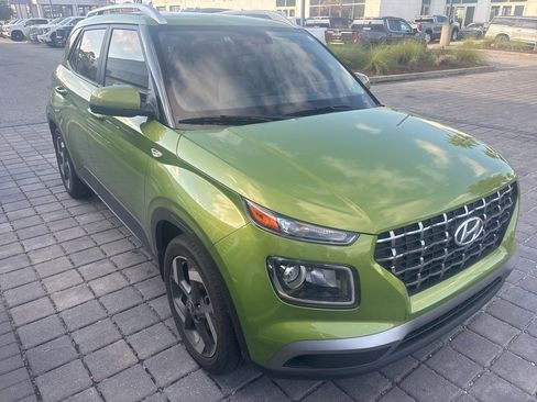 Used 2023 Hyundai Venue SEL image 8