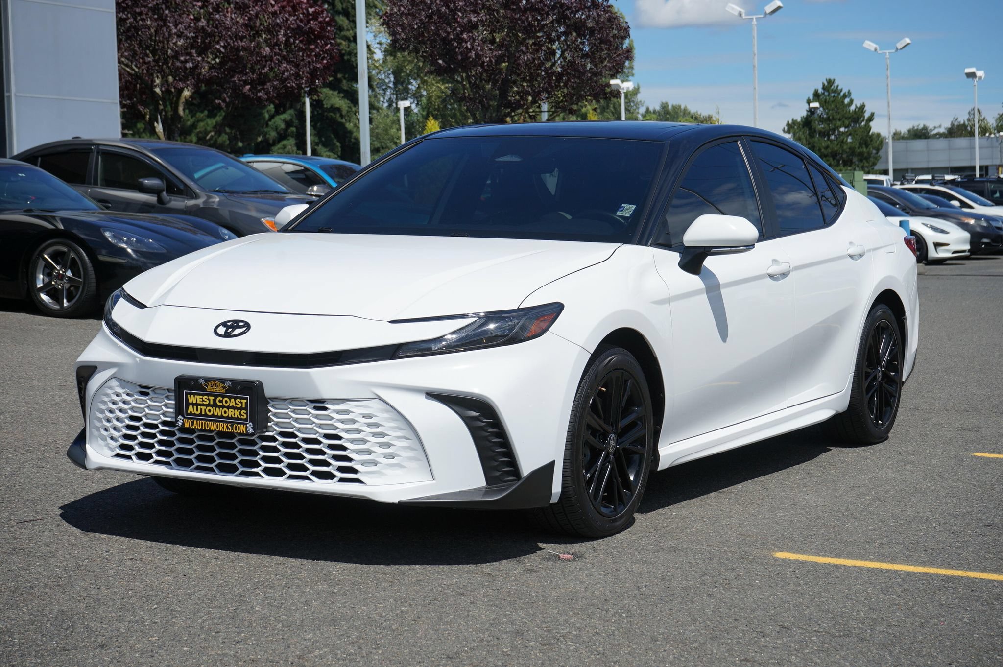 Used 2025 Toyota Camry SE w/ Multimedia Upgrade Package AWD/4WD image 1