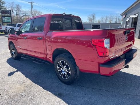 Used 2022 Nissan Titan SV w/ SV Convenience Package AWD/4WD image 4