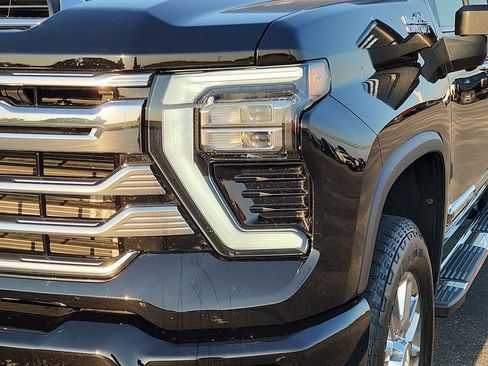 Certified 2024 Chevrolet Silverado 3500 High Country w/ High Country Premium Package image 12