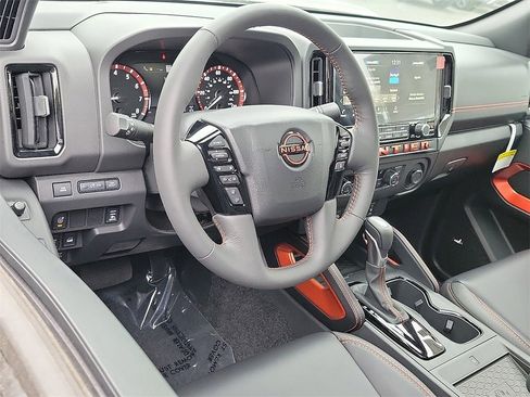 New 2025 Nissan Frontier PRO-4X w/ Pro Premium Package image 4