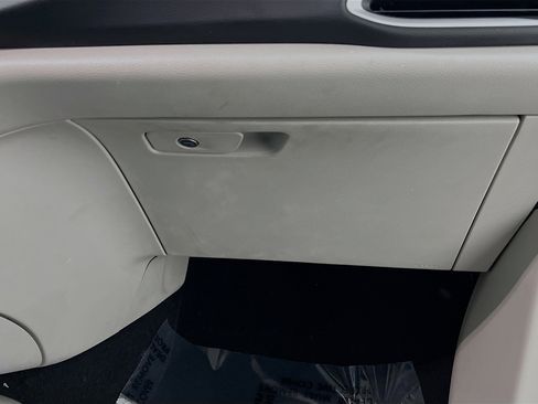 Used 2022 Chrysler Pacifica Touring-L image 35