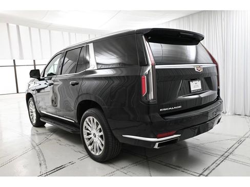 Used 2024 Cadillac Escalade Premium Luxury w/ LPO, Floor Liner Package AWD/4WD image 5