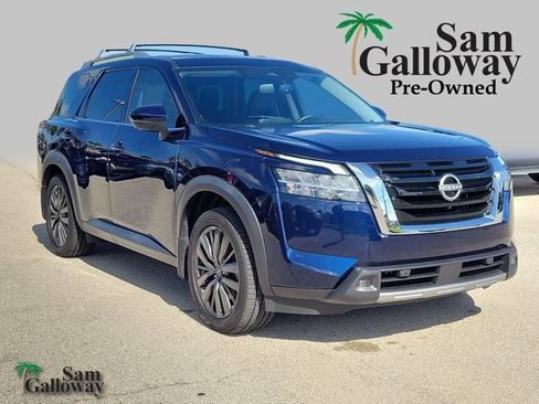Used 2022 Nissan Pathfinder SL w/ SL Premium Package FWD image 1