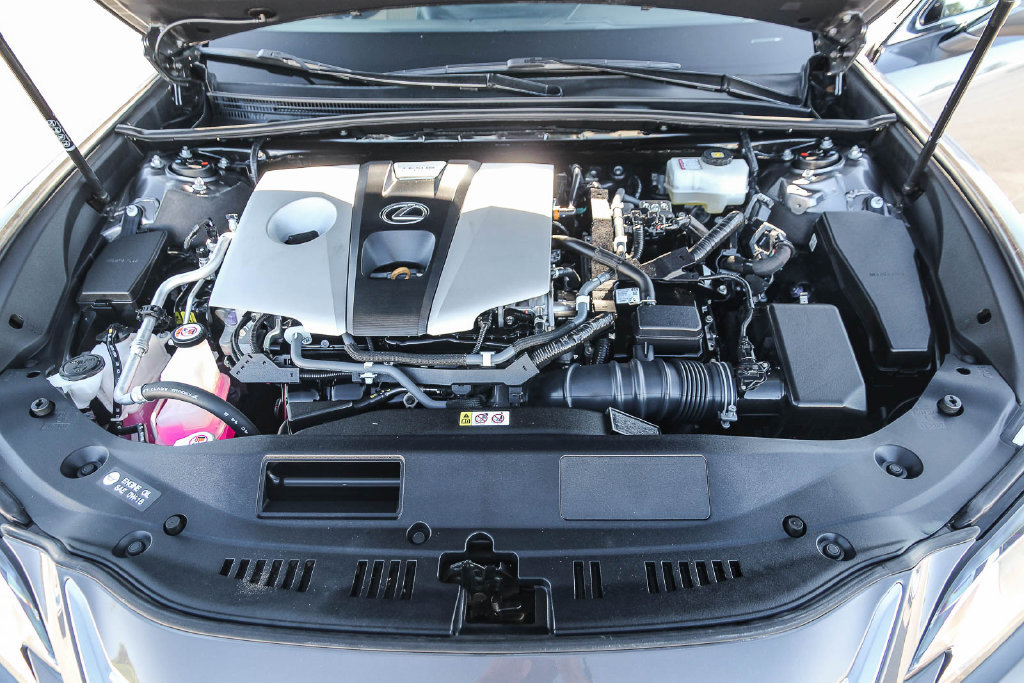 Used 2020 Lexus ES 300h w/ Accessory Package FWD image 26