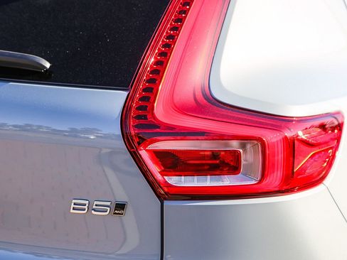 Certified 2025 Volvo XC40 B5 Core w/ Protection Package Premier image 11