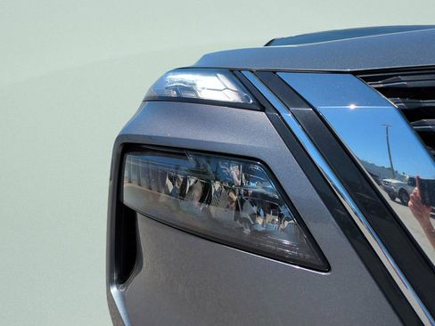 Certified 2023 Nissan Rogue S image 17