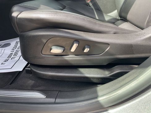 Used 2019 Cadillac XT5 Luxury w/ Advanced Security Package image 10