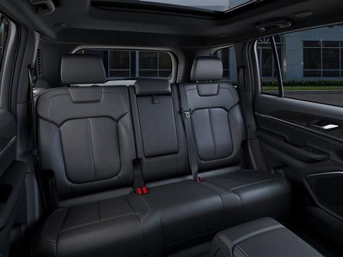 New 2026 Jeep Grand Cherokee Limited w/ Limited Altitude Package image 15