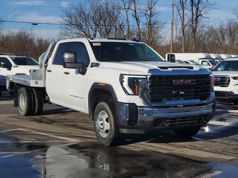 New 2025 GMC Sierra 3500 Pro w/ Convenience Package image 1