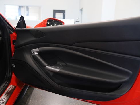 Used 2021 Ferrari F8 Tributo RWD image 33