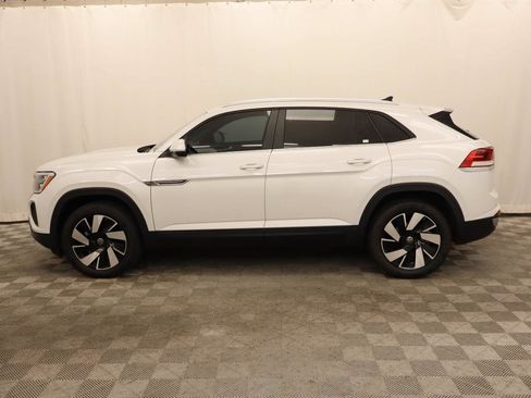 Certified 2026 Volkswagen Atlas Cross Sport SE FWD image 2