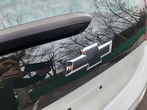 Used 2019 Chevrolet Bolt Premier w/ Infotainment Package image 14