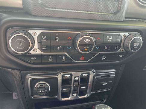 Used 2019 Jeep Wrangler Unlimited Sport S AWD/4WD image 17