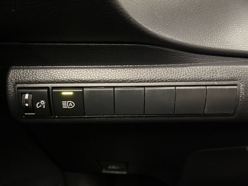 Certified 2024 Toyota Corolla SE w/ SE Package FWD image 28