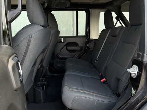 Used 2025 Jeep Wrangler Sport S image 11