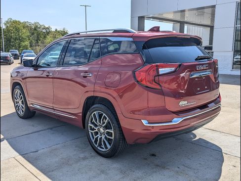 Used 2024 GMC Terrain Denali w/ LPO, Floor Liner Package AWD/4WD image 8