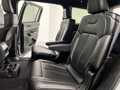 Used 2024 Jeep Grand Cherokee L Limited w/ Luxury Tech Group II image 13