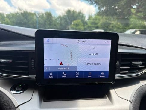 Used 2021 Ford Explorer XLT w/ Equipment Group 202A AWD/4WD image 24